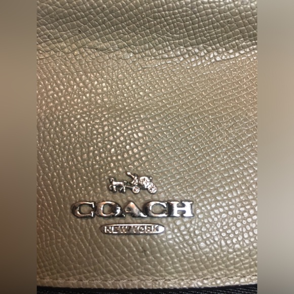 (Needs Repair) Coach Gray Pebble Leather Wallet - Picture 2 of 10